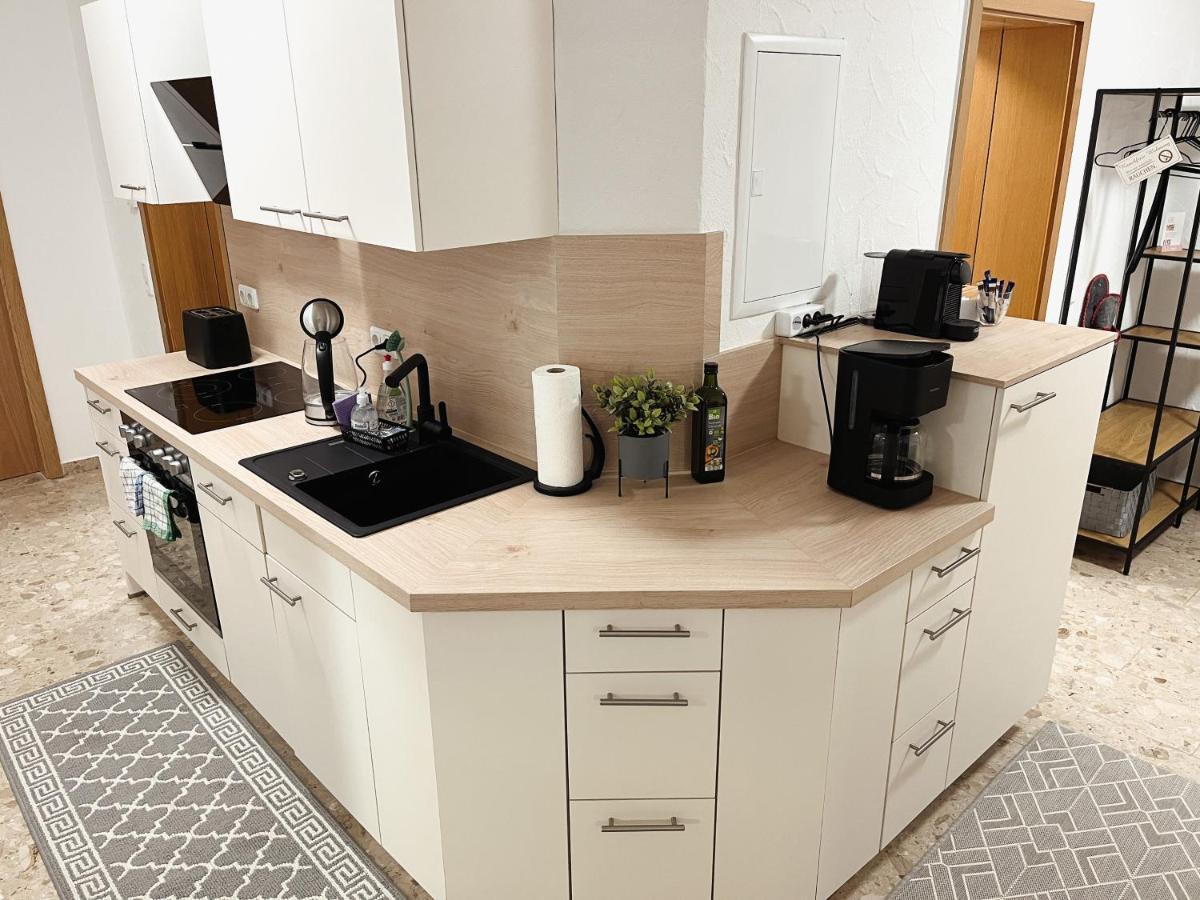 Bohnapartments Elisa - Wohlfuehlapartment Mit 2 Gratis Parkplaetzen Und 3 Schlafzimmern - Wlan - Vollausstattung 埃尔福特 外观 照片
