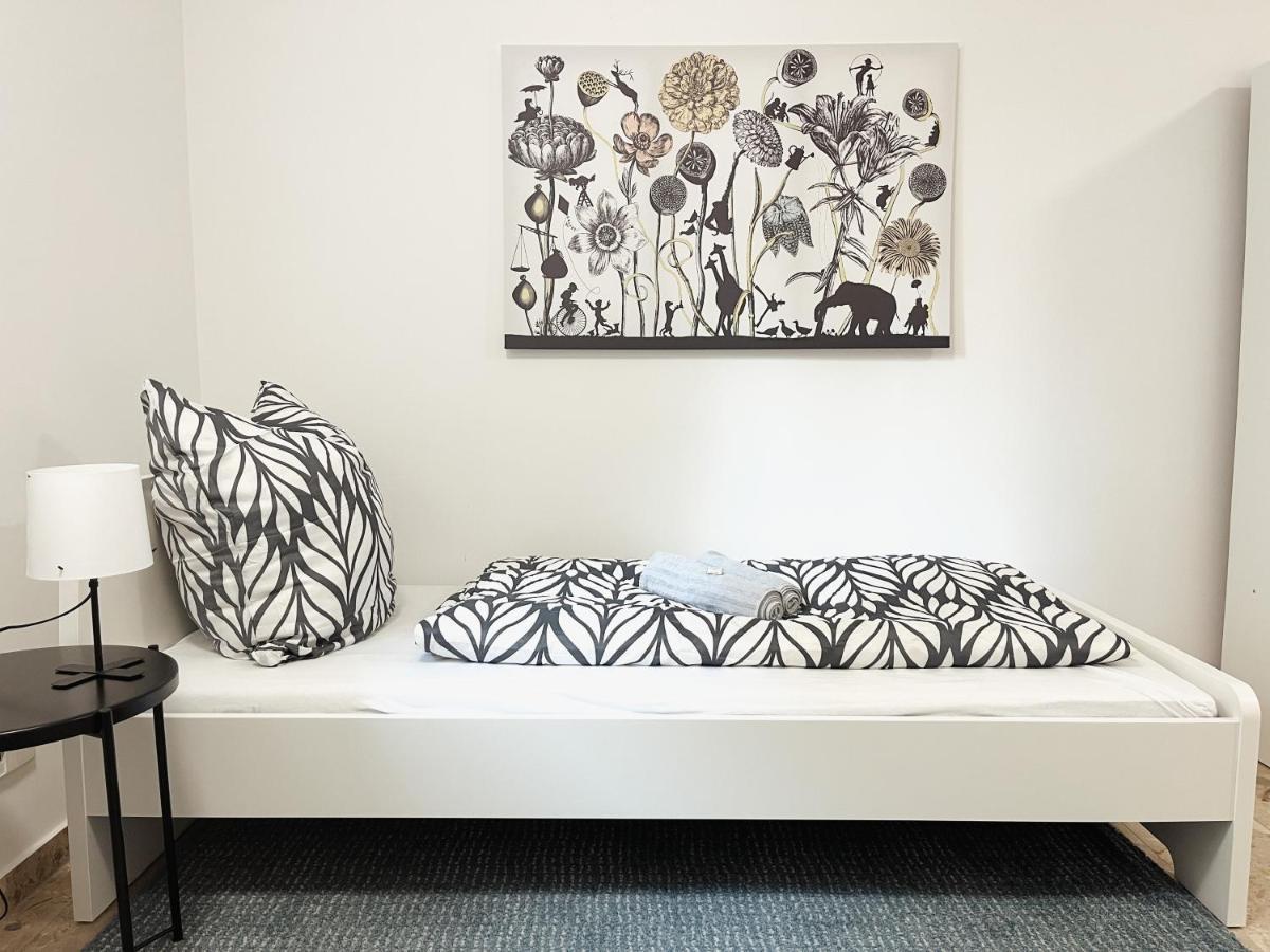 Bohnapartments Elisa - Wohlfuehlapartment Mit 2 Gratis Parkplaetzen Und 3 Schlafzimmern - Wlan - Vollausstattung 埃尔福特 外观 照片
