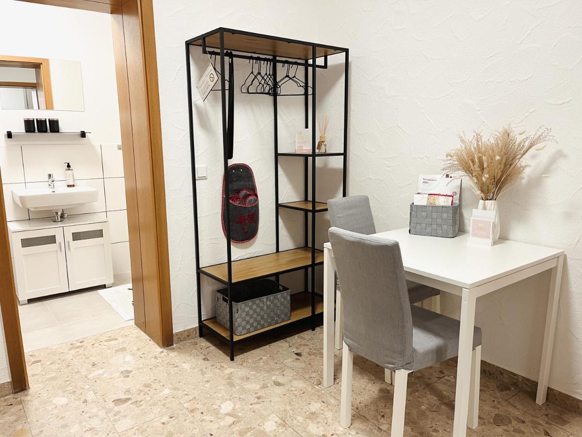 Bohnapartments Elisa - Wohlfuehlapartment Mit 2 Gratis Parkplaetzen Und 3 Schlafzimmern - Wlan - Vollausstattung 埃尔福特 外观 照片