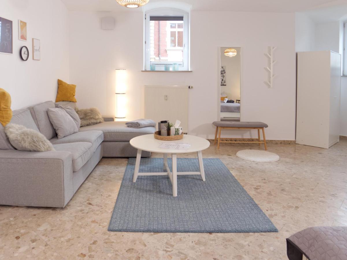 Bohnapartments Elisa - Wohlfuehlapartment Mit 2 Gratis Parkplaetzen Und 3 Schlafzimmern - Wlan - Vollausstattung 埃尔福特 外观 照片